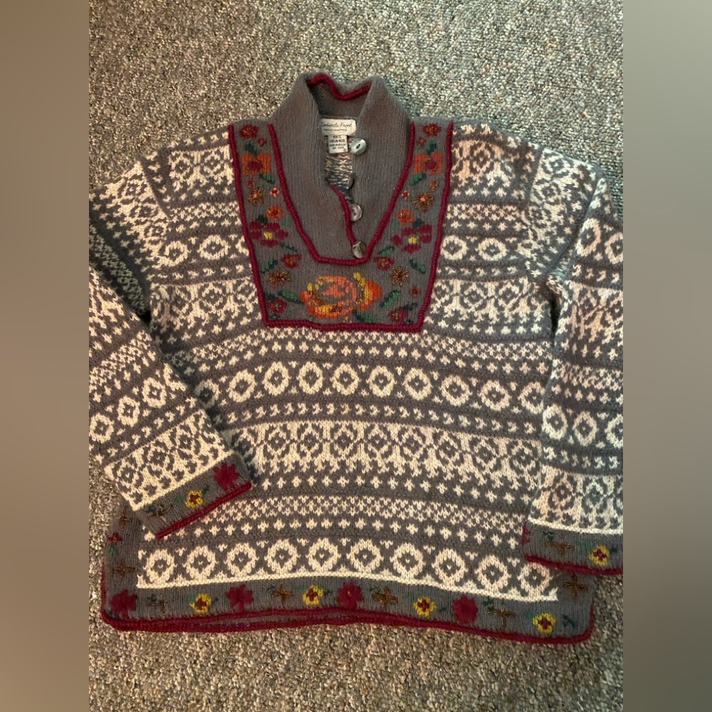 Vintage Hand Knit 100% Virgin Wool Embroidered Pullover